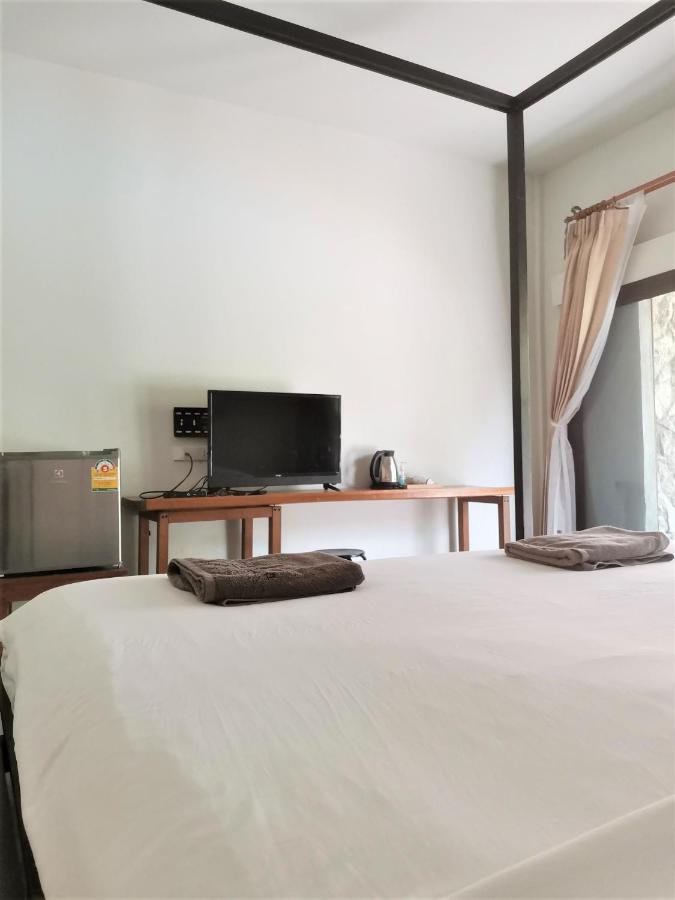 Готель Natai House Екстер'єр фото