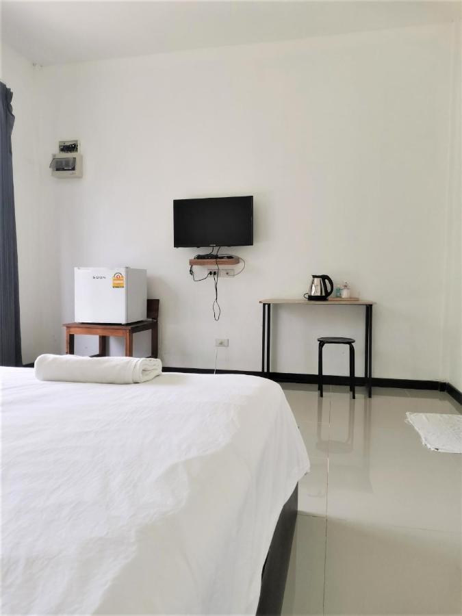 Готель Natai House Екстер'єр фото
