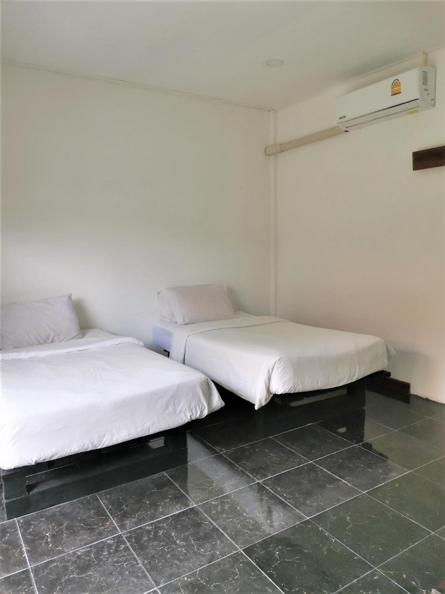 Готель Natai House Екстер'єр фото