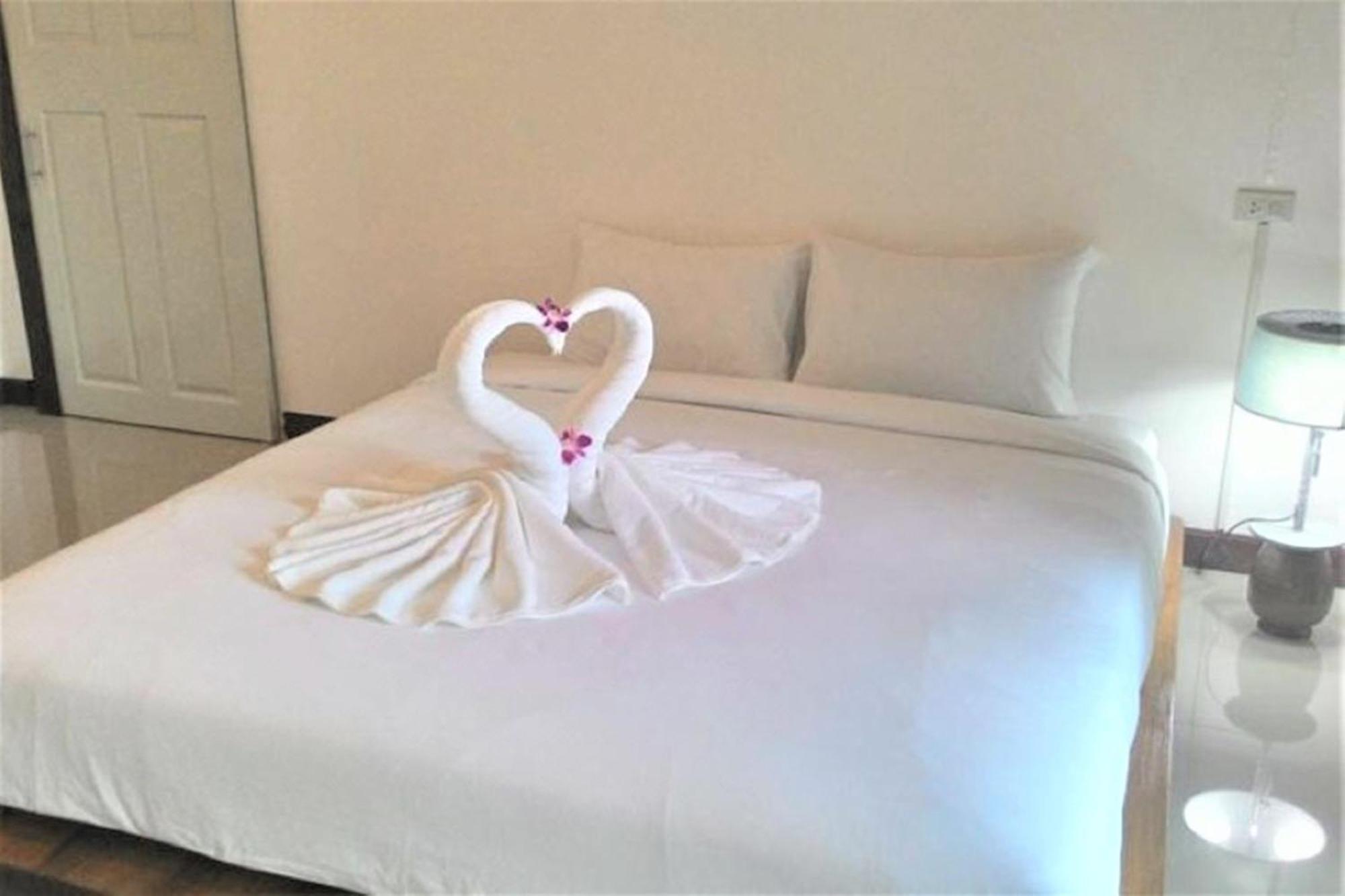 Готель Natai House Екстер'єр фото