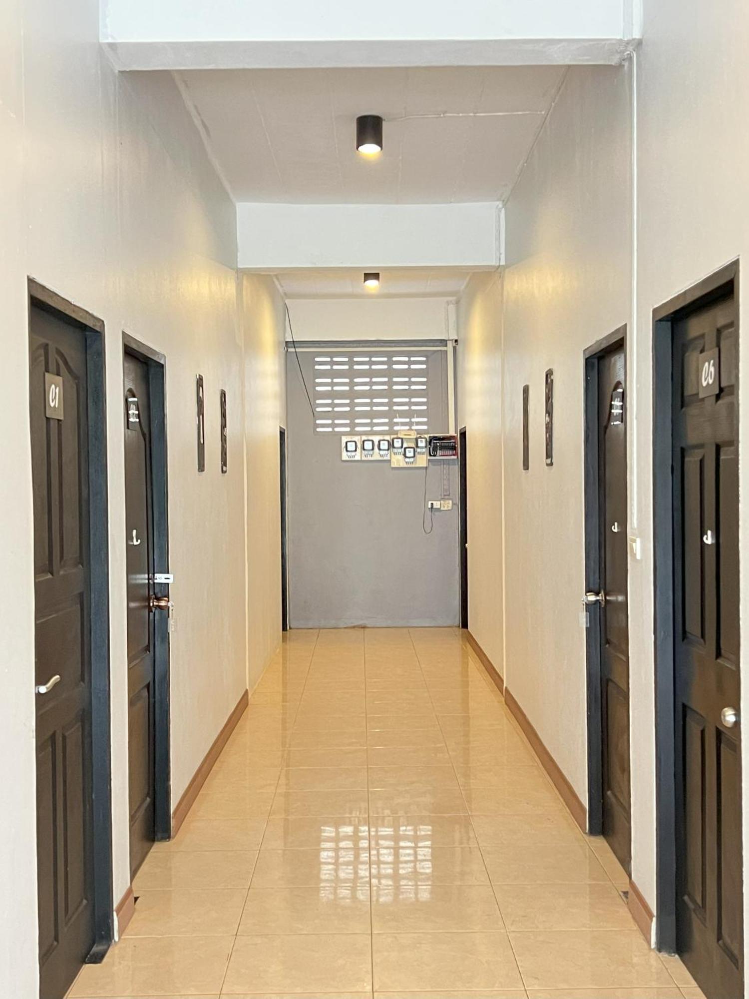 Готель Natai House Екстер'єр фото
